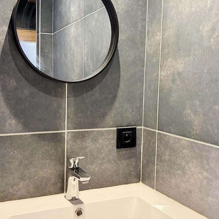 Chalet à Méribel avec Jacuzzi et Parking, 4 Chambres - FR-1-688-64 - Chalet - 10