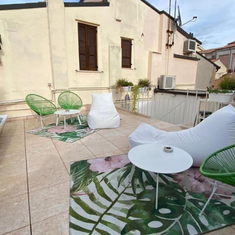 Loft 17 Arena - Studio Apartment with Balcony - 8