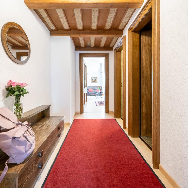 2403 Charmante Dachwohnung mit hohen Decken und Suedbalkon - Apartment mit Balkon - 12