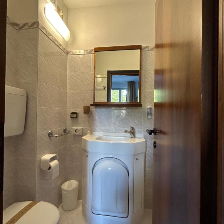 Hotel "ALBERGO DA PINA" - Camera Matrimoniale - 2