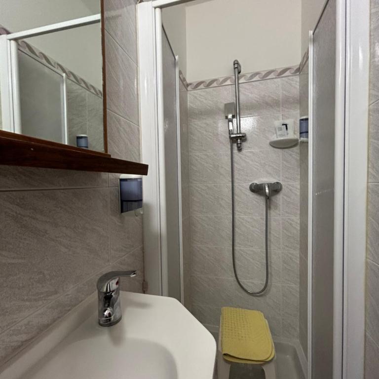 Hotel "ALBERGO DA PINA" - Camera Matrimoniale - 1