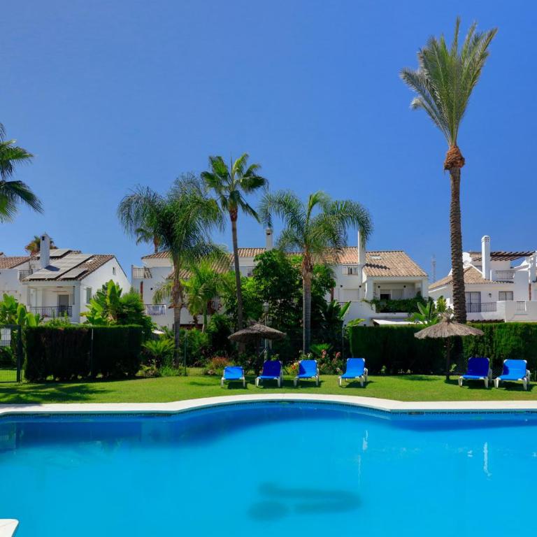UNIQUE TOWNHOUSE IN FRONT OF PUERTO BANUS - Apartment - 20
