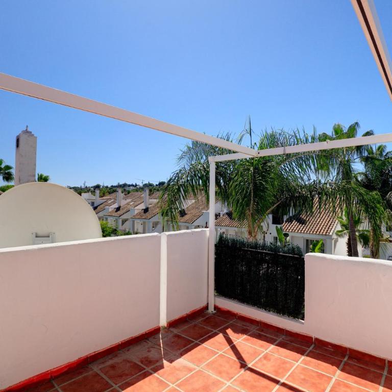 UNIQUE TOWNHOUSE IN FRONT OF PUERTO BANUS - Apartment - 17