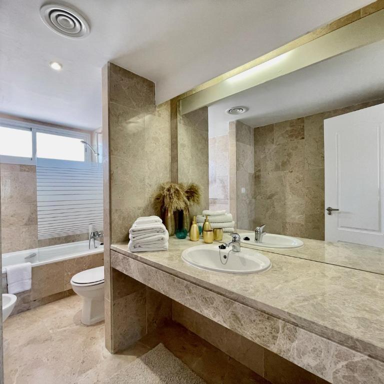 UNIQUE TOWNHOUSE IN FRONT OF PUERTO BANUS - Apartment - 16