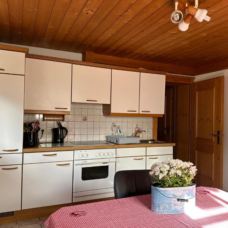 Mountain chalet - Three-Bedroom Apartment - 12