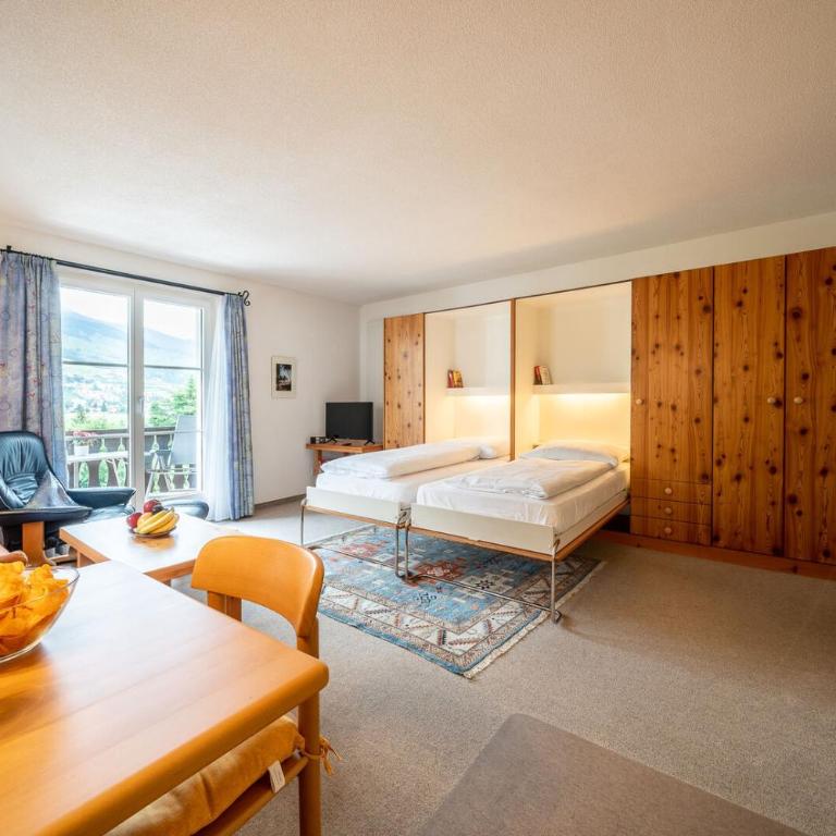 3306 Charmante 1,5-Zimmer-Wohnung mit Talblick - Studio mit Balkon - 1