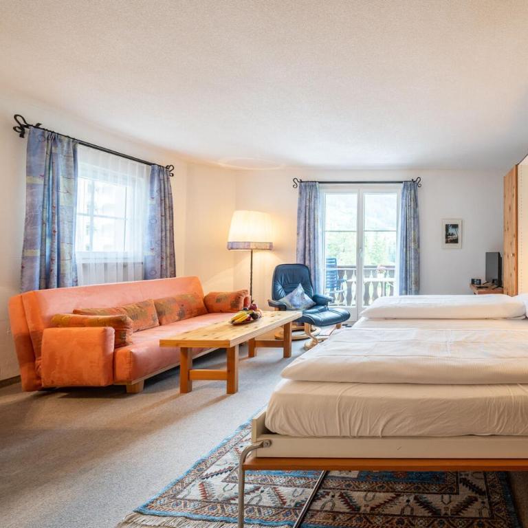 3306 Charmante 1,5-Zimmer-Wohnung mit Talblick - Studio mit Balkon - 3