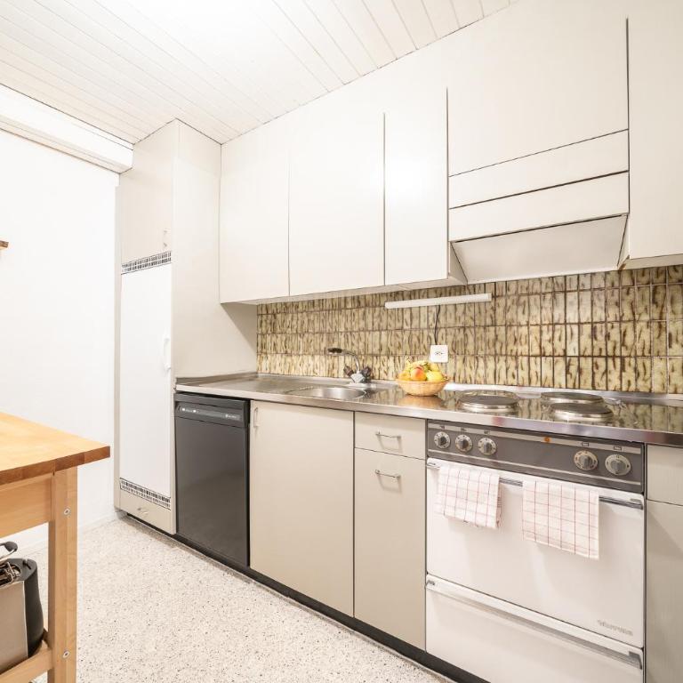3403 Heimelige Wohnung mit viel Dachschraege - Apartment mit Balkon - 7