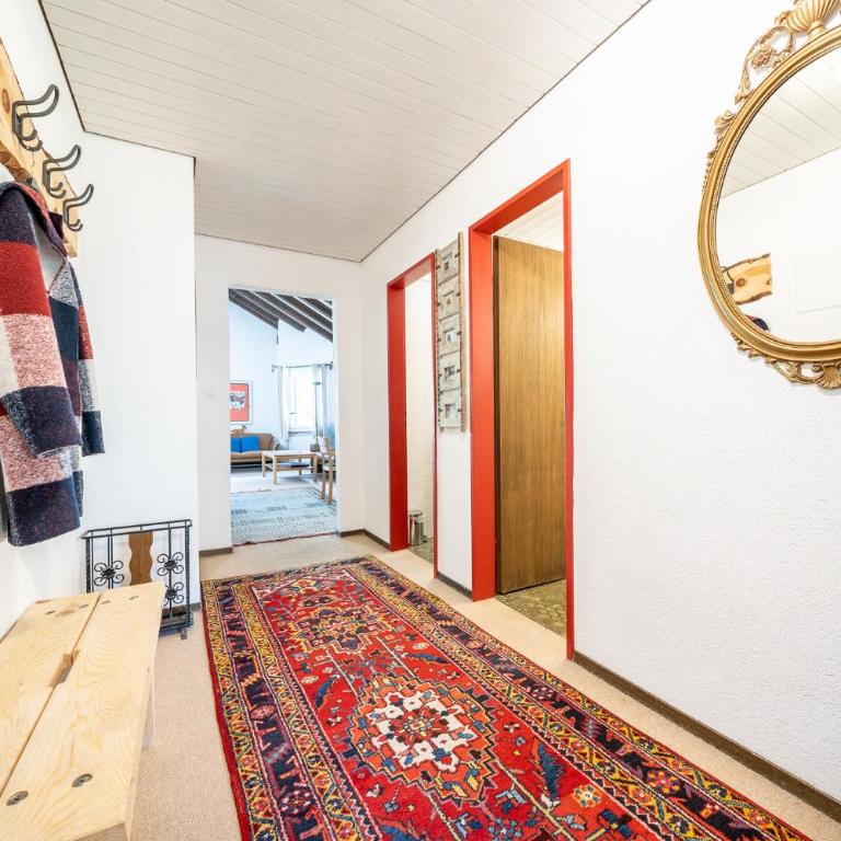 3403 Heimelige Wohnung mit viel Dachschraege - Apartment mit Balkon - 10
