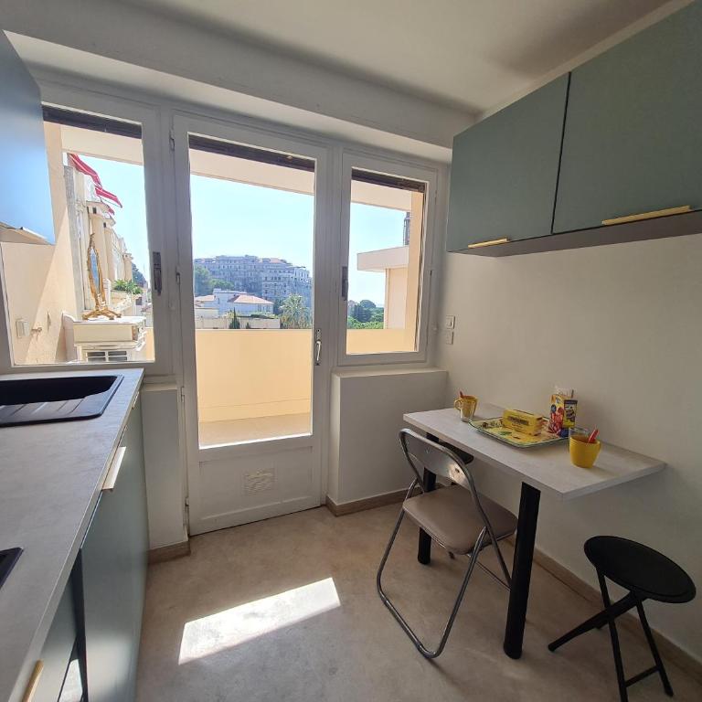 T3 LE PRESIDENT PROCHE PINEDE - Appartement 2 Chambres - 12
