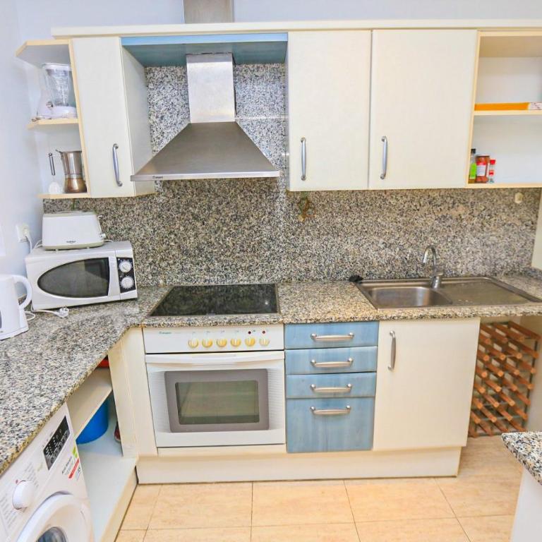 LITORAL COSTA DORADA - LA CALETA Only families - Apartamento de 2 dormitorios - 10