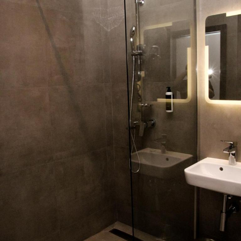 City Joy - sports Center Tasmajdan - Standardna Dvokrevetna Soba sa Bračnim Krevetom - 6