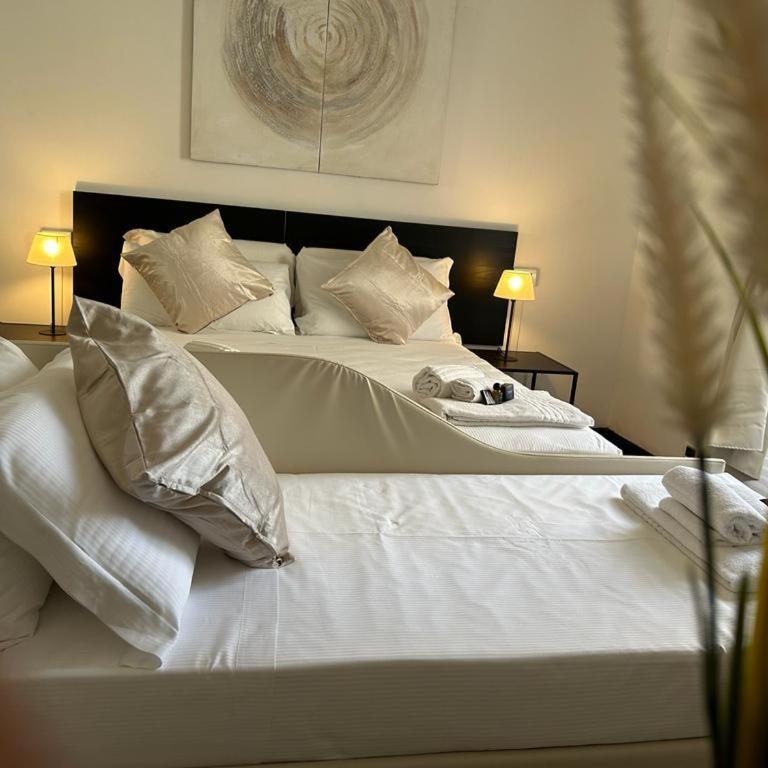 Brignole Rooms - Camera Tripla con Bagno Privato - 1