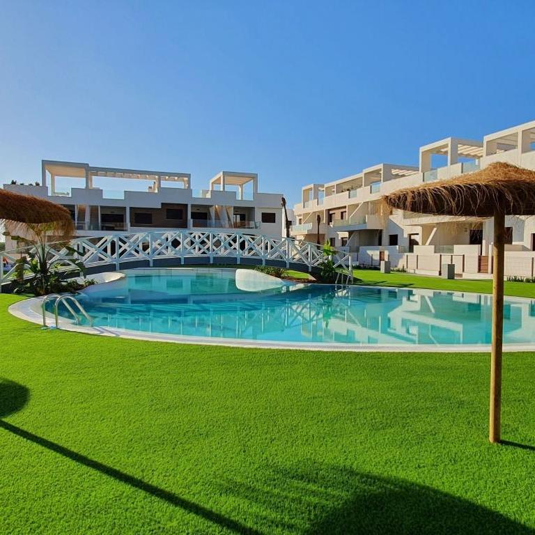 Beautiful Condo in Laguna Beach Resort overlooking Laguna Rosa In Torrevieja With 2 Bedrooms and 2 Bathrooms - Apartamento de 2 dormitorios - 15