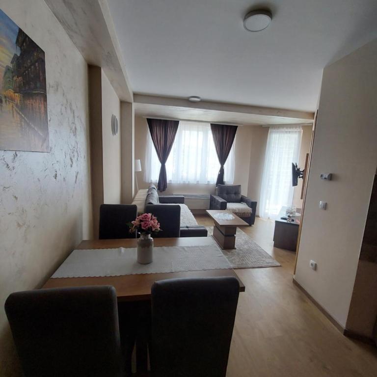 Golden Apartman - One-Bedroom Apartment - 2