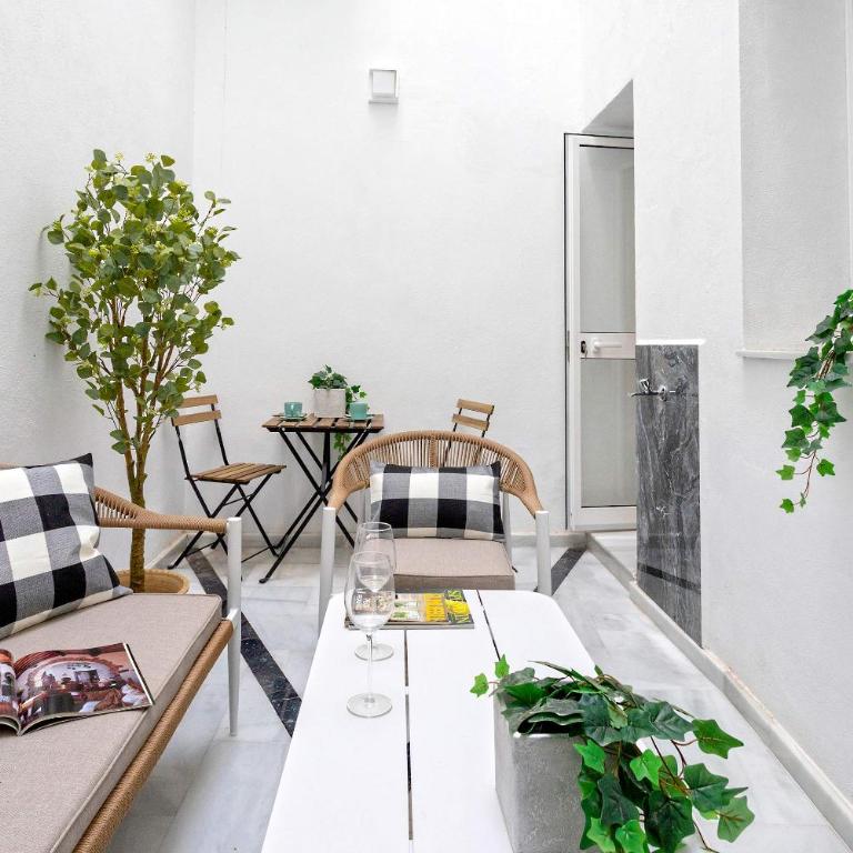 Genteel Home Pajaritos 17 - One-Bedroom Apartment - 2