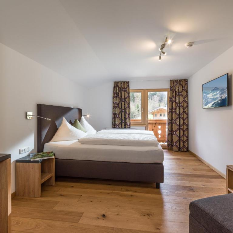 Gasthaus Steinberg - Superior Doppel- oder Zweibettzimmer mit Bergblick - 2
