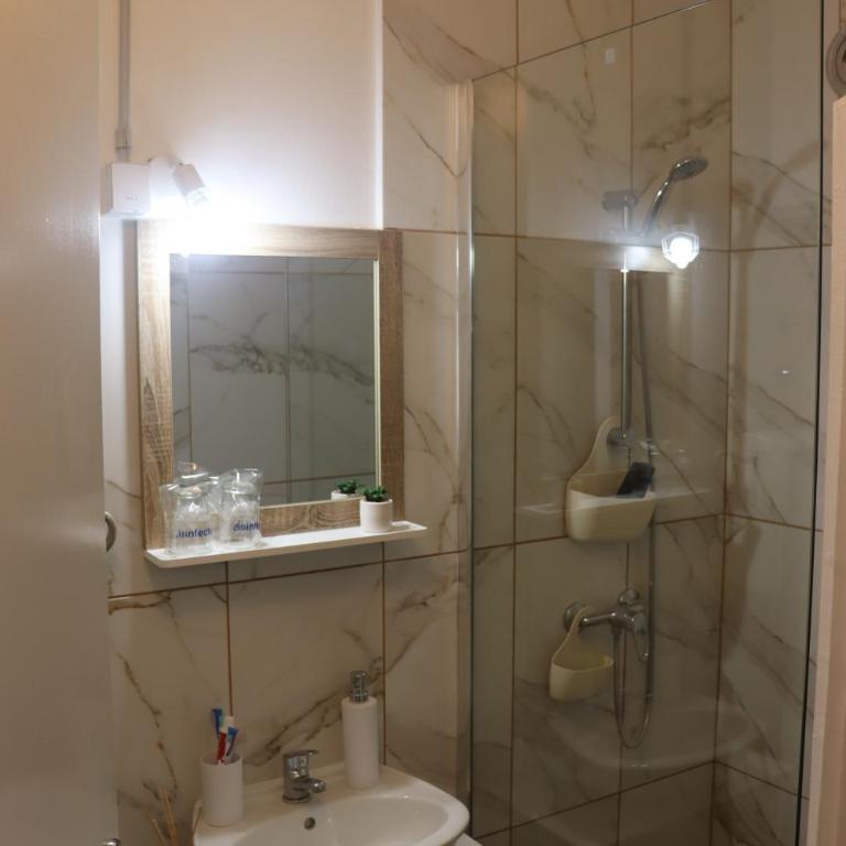 Chic Apartment Subotica - One-Bedroom Apartment - 4