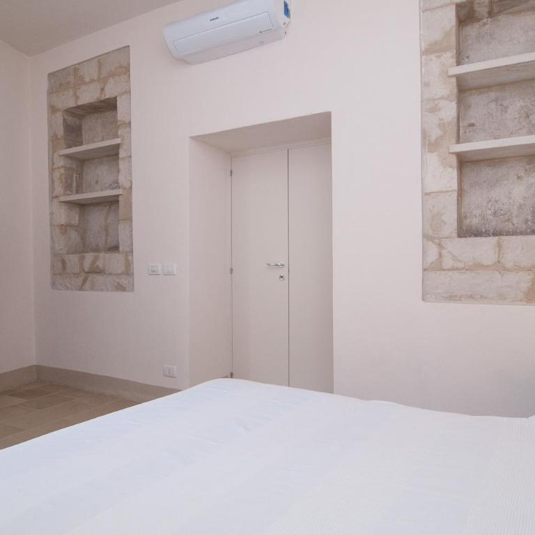 Palazzo Degli Olivi - Appartamento con 2 Camere da Letto - 14
