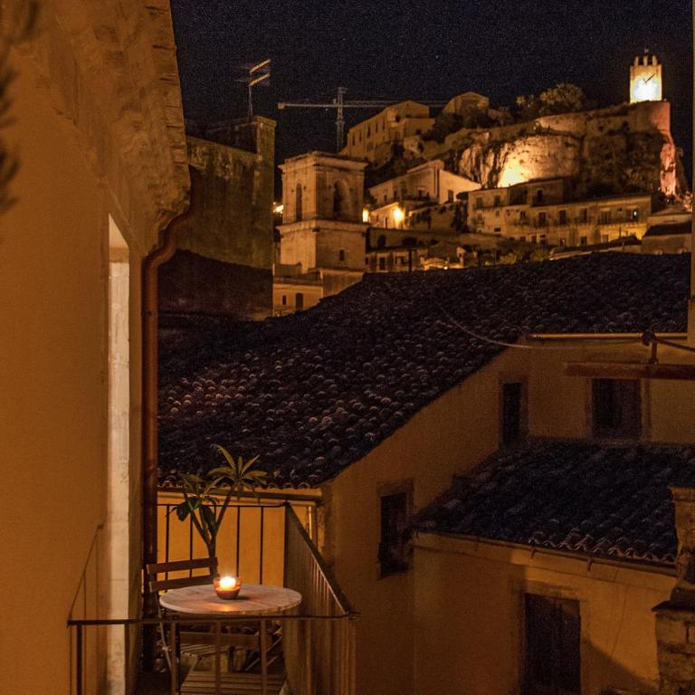 Palazzo Degli Olivi - Appartamento con 2 Camere da Letto - 16