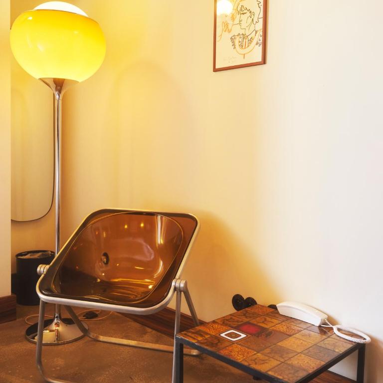 Hôtel Présent - 200m des Arènes - Encore Mieux - Chambre Double Deluxe avec Balcon - 2