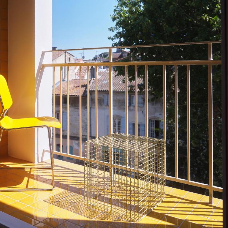 Hôtel Présent - 200m des Arènes - Encore Mieux - Chambre Double Deluxe avec Balcon - 3