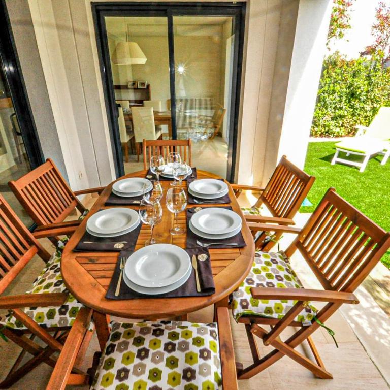 LITORAL COSTA DORADA - PASSEIG DEL MAR Only families - Three-Bedroom House - 3