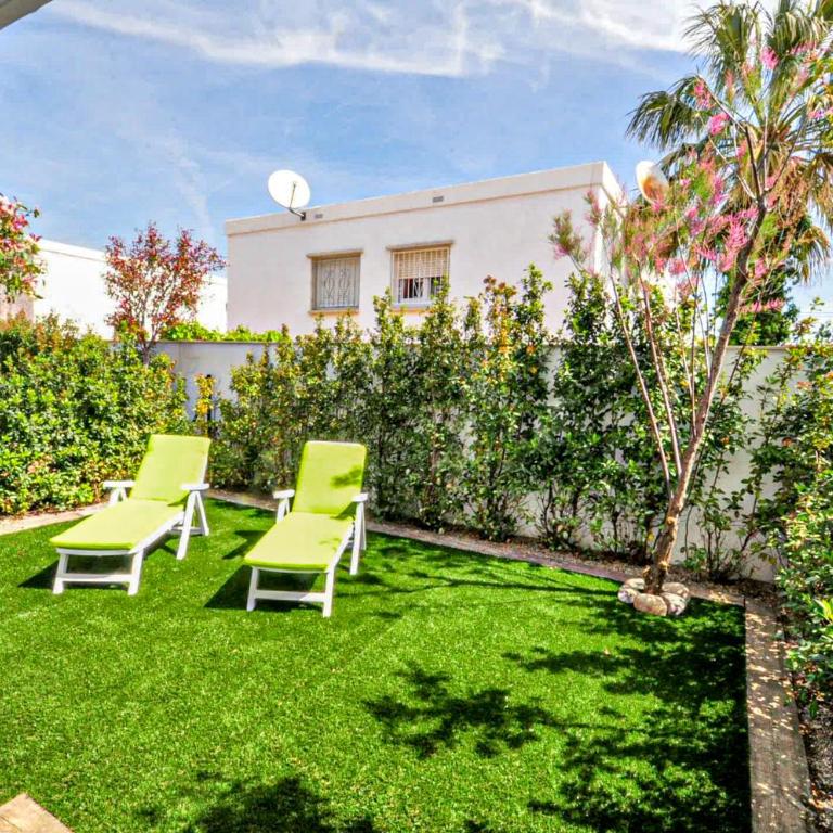 LITORAL COSTA DORADA - PASSEIG DEL MAR Only families - Three-Bedroom House - 7