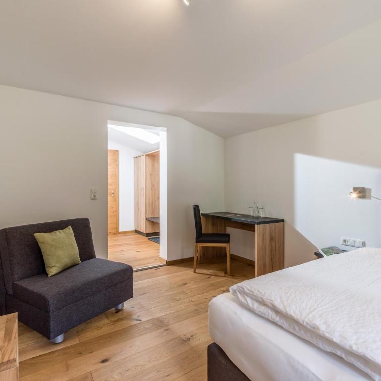 Gasthaus Steinberg - Superior Doppel- oder Zweibettzimmer mit Bergblick - 4