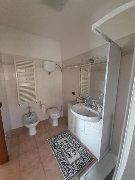 Camera privata in villa con ingresso indipendente per amanti degli animali - Camera Familiare con Bagno Privato - 11