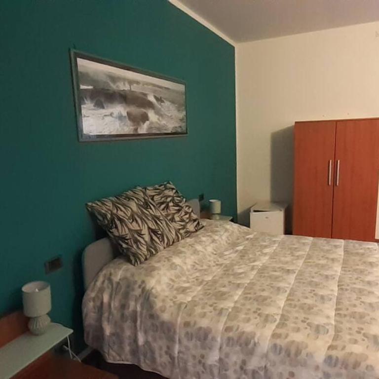 Camera privata in villa con ingresso indipendente per amanti degli animali - Camera Familiare con Bagno Privato - 5