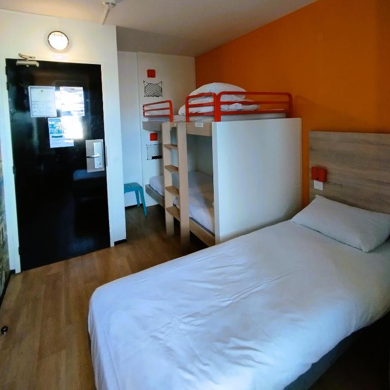 hotelF1 Lyon Bourgoin-Jallieu - Chambre Triple Cabrio avec Salle de Bains - 4