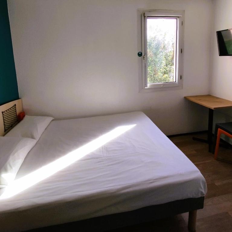 hotelF1 Lyon Bourgoin-Jallieu - Chambre Double Cabrio avec Salle de Bains - 7