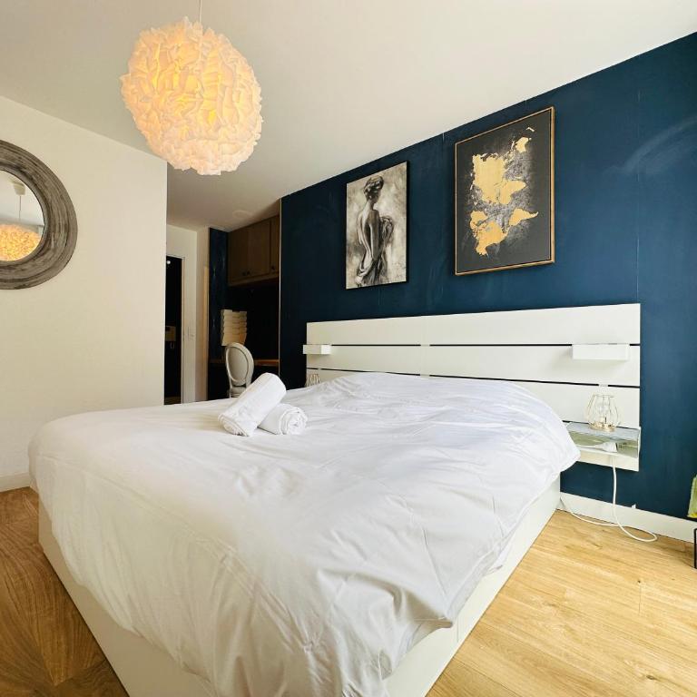Le vintage - Three-Bedroom Apartment - 14