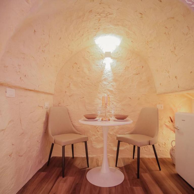 Romantic Suite with Private Jacuzzi Malely Suite - Camera Matrimoniale con Vasca Idromassaggio - 8
