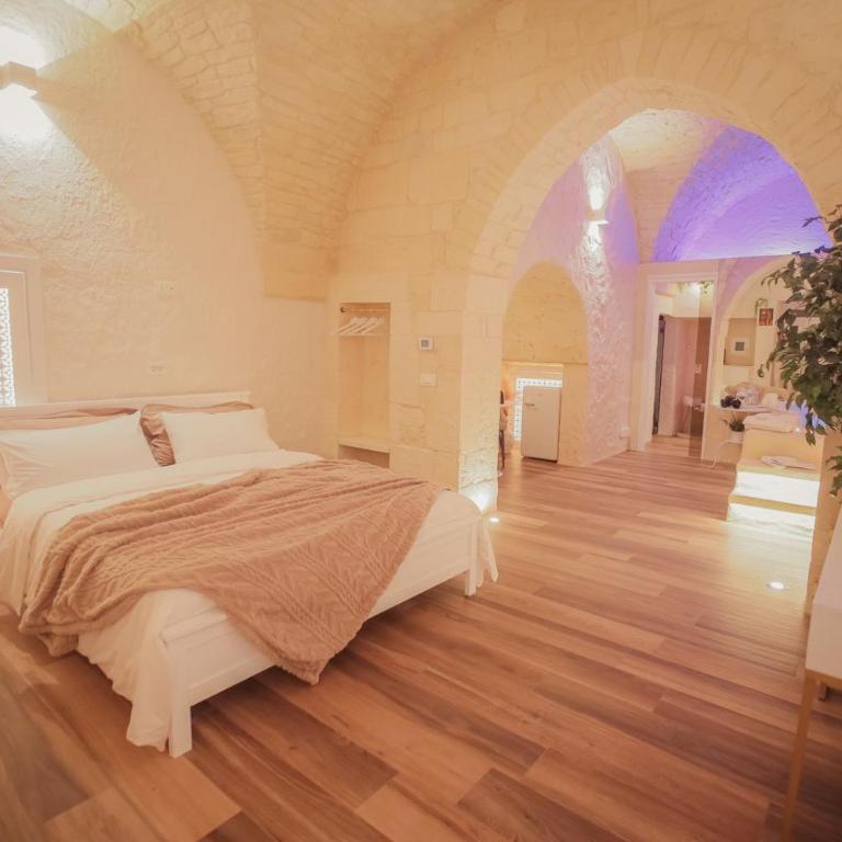 Romantic Suite with Private Jacuzzi Malely Suite - Camera Matrimoniale con Vasca Idromassaggio - 7
