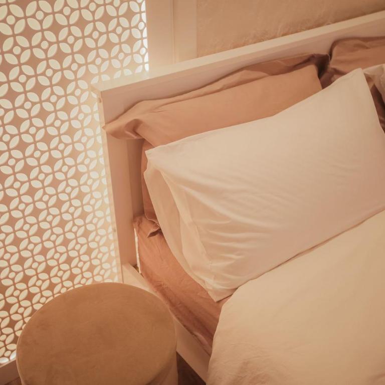 Romantic Suite with Private Jacuzzi Malely Suite - Camera Matrimoniale con Vasca Idromassaggio - 4