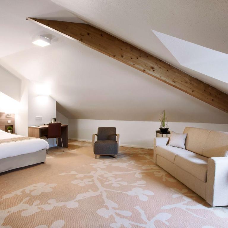 Kyriad Chambéry Centre - Hôtel et Résidence - Chambre Familiale - 2
