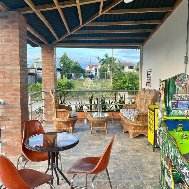 Santa Barbara - Three-Bedroom House - 9