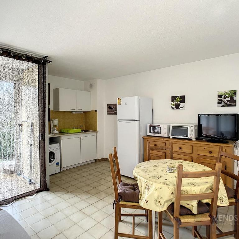 Appartement F2 avec Terrasse, Wifi et Proximité Thermes à Lamalou-les-Bains - FR-1-451-118 - Appartement 1 Chambre - 1