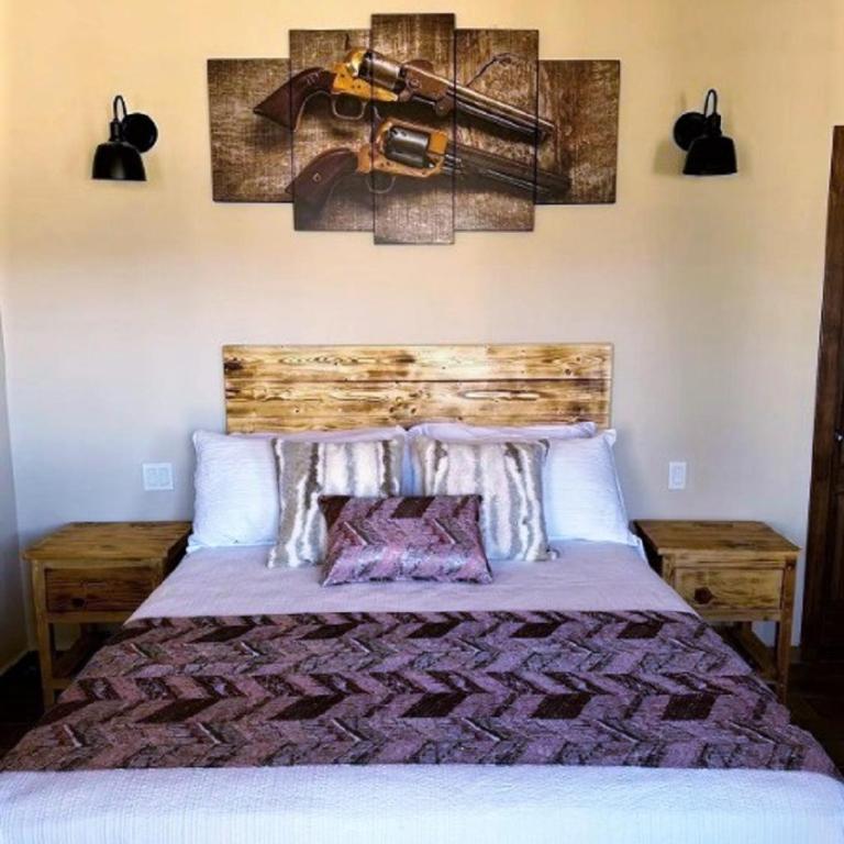 Grape Valley Old West Cabins - Double Room with Mountain View - 16
