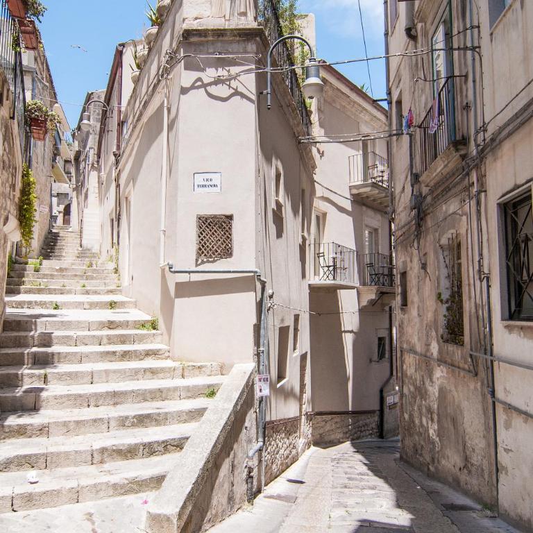 Palazzo Degli Olivi - Appartamento con 2 Camere da Letto - 13