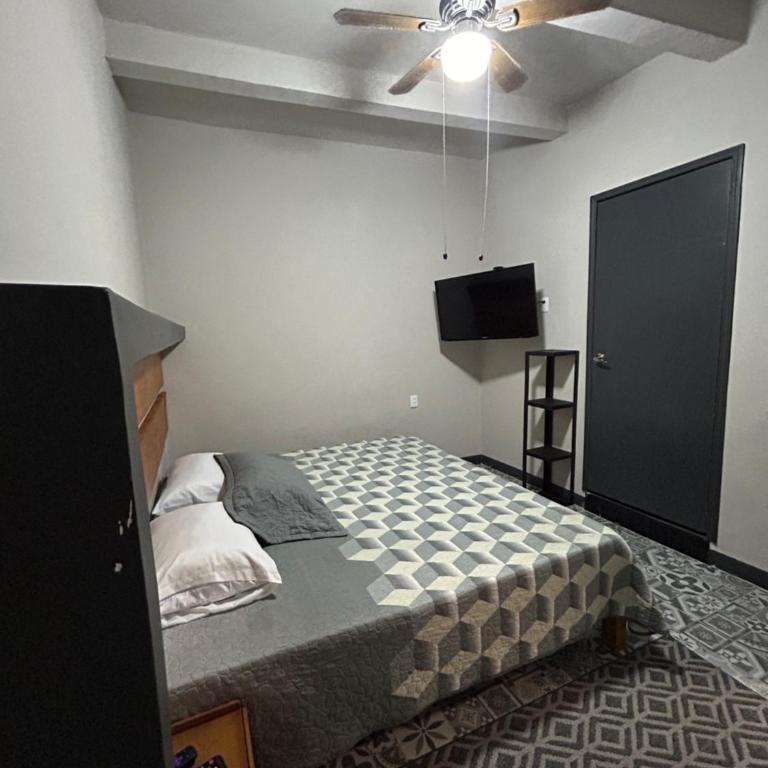Plaza Fundadores, iglesia de La Santa Cruz, casa completa - Four-Bedroom House - 24
