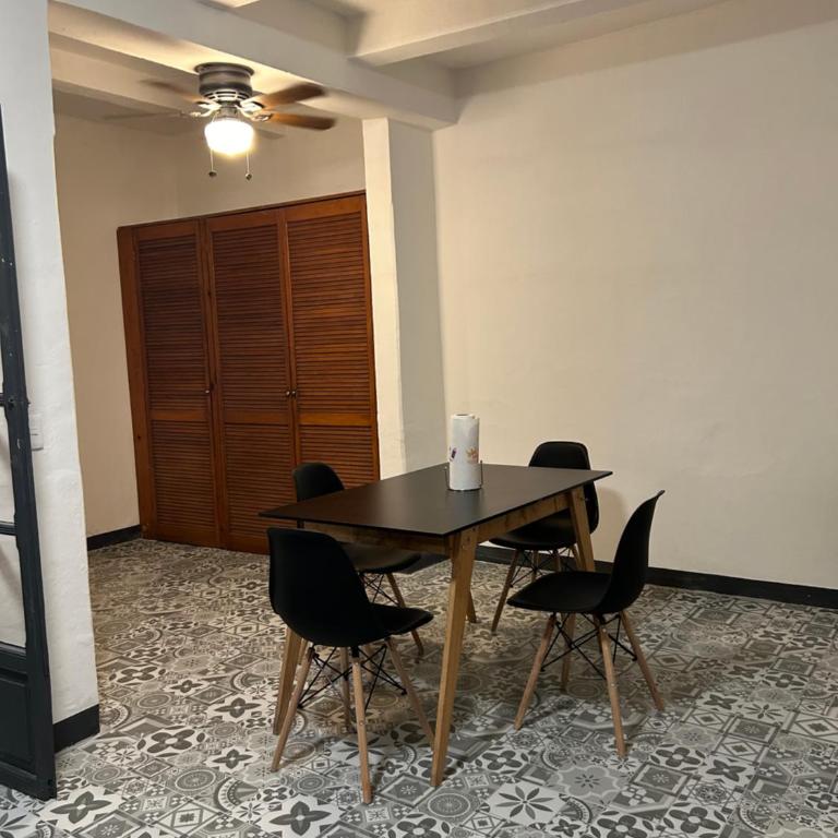 Plaza Fundadores, iglesia de La Santa Cruz, casa completa - Four-Bedroom House - 35