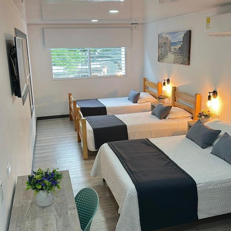 Hotel Room 2 - Habitación Triple Estándar - 1