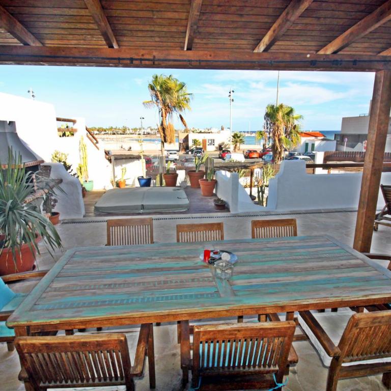 Caleta Beach House - Four-Bedroom House - 24