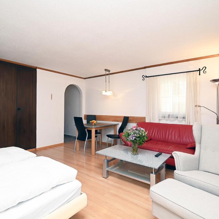 6303 Komplett renoviertes und stilvolles Studio zum Wohlfuehlen - Studio mit Balkon - 2