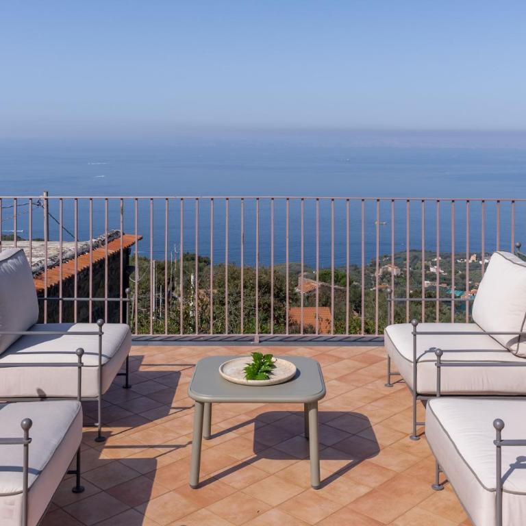 Villa Giulia Boutique Views Pool and Guest Services by Feeling Italy - Villa with Private Pool - 38