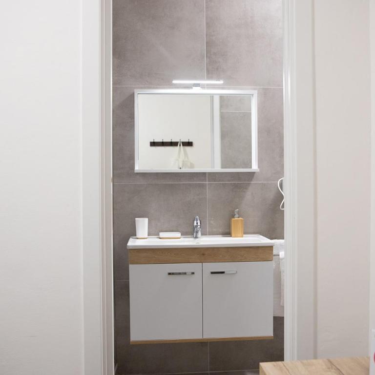 Domus Coriolano - One-Bedroom Apartment - 12