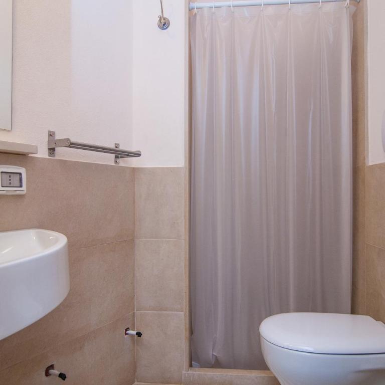 Palazzo Degli Olivi - Appartamento con 2 Camere da Letto - 17